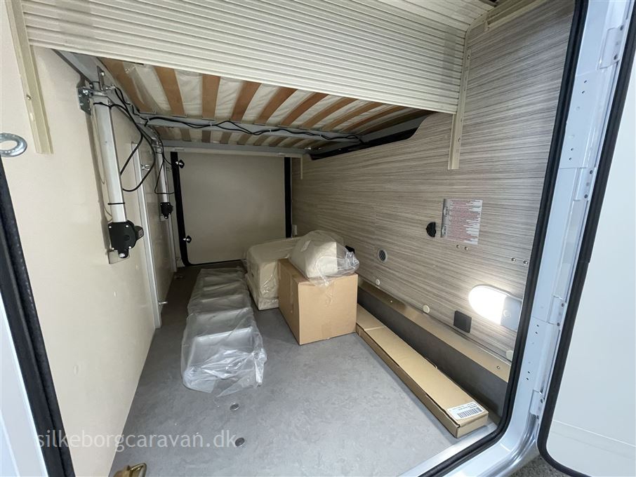 Elnagh Magnum 582